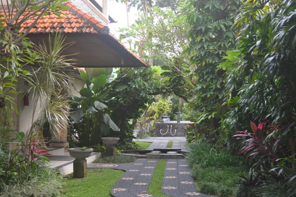 The Taman Ayu Hotel Seminyak Exterior foto