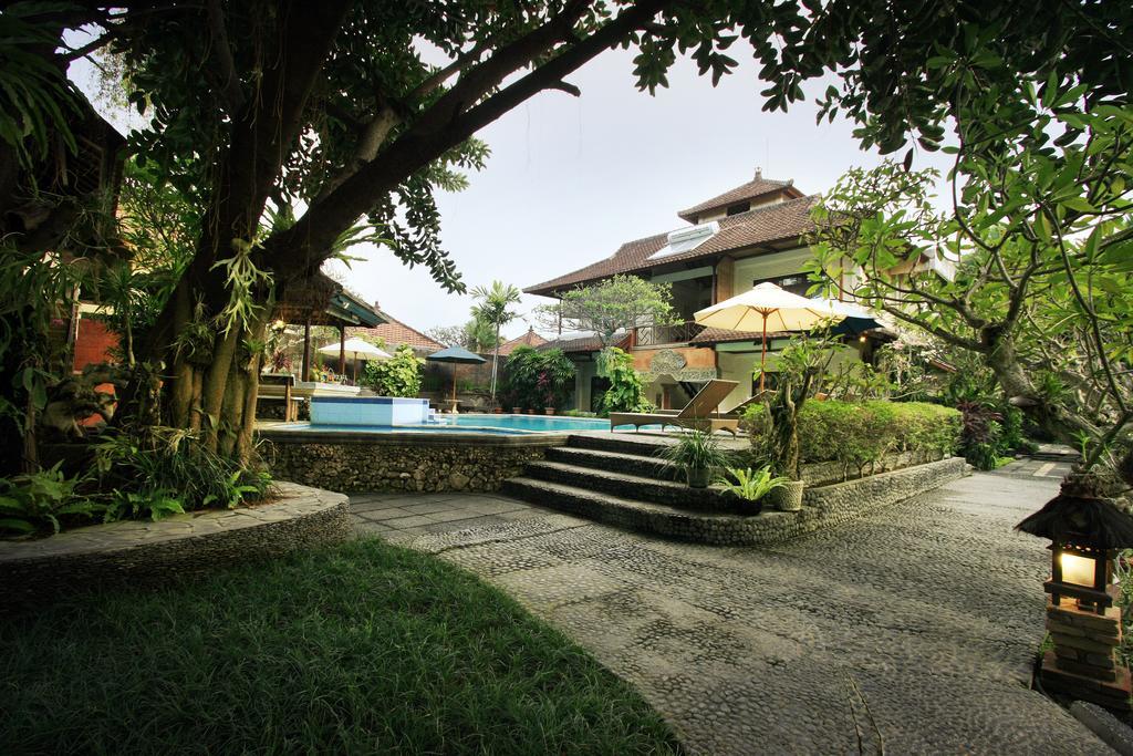 The Taman Ayu Hotel Seminyak Exterior foto